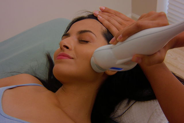 CryoFacial Glow Renew 6 Session Package